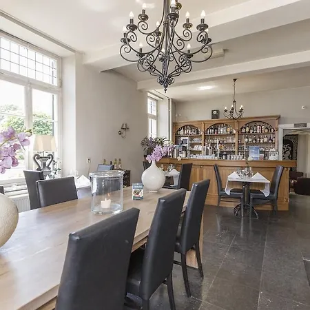 Fletcher Restaurant De Burghoeve Готель
