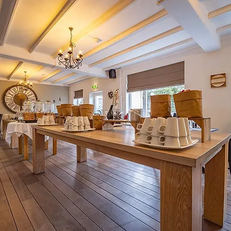 Fletcher Restaurant De Burghoeve Отель Валкенбург