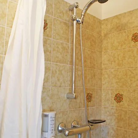 Готель Fletcher Restaurant De Burghoeve 3*