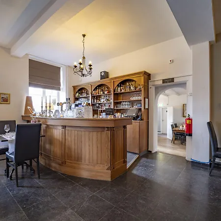 Готель Fletcher Restaurant De Burghoeve