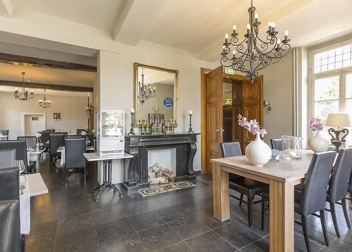 Fletcher Restaurant De Burghoeve Otel 3*